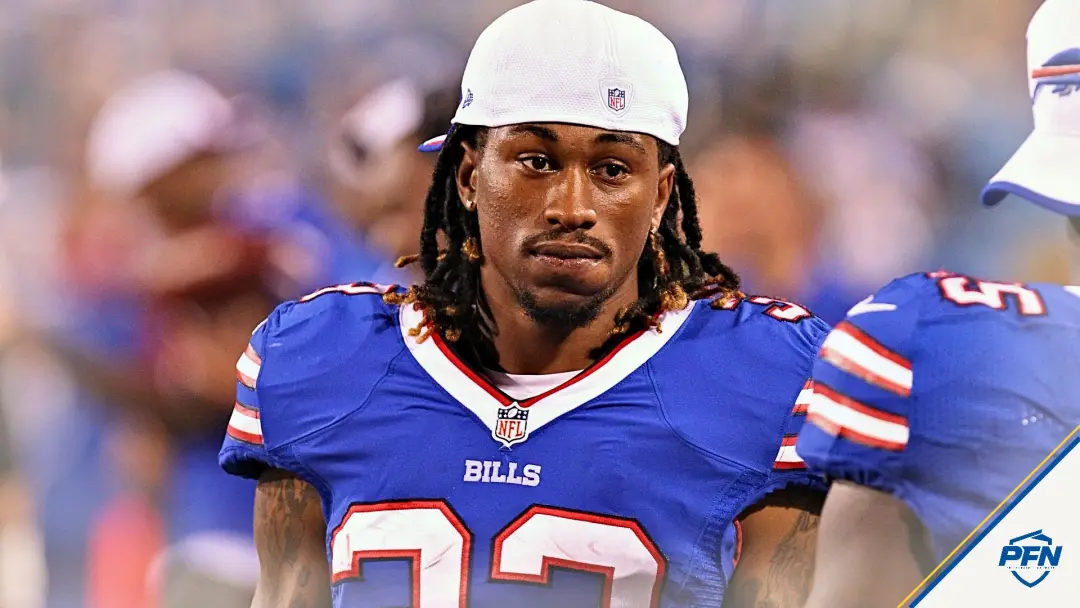 Ron Brooks, ex-cornerback dos Buffalo Bills, teve que vender uniformes do time porque a família passou por dificuldades…
