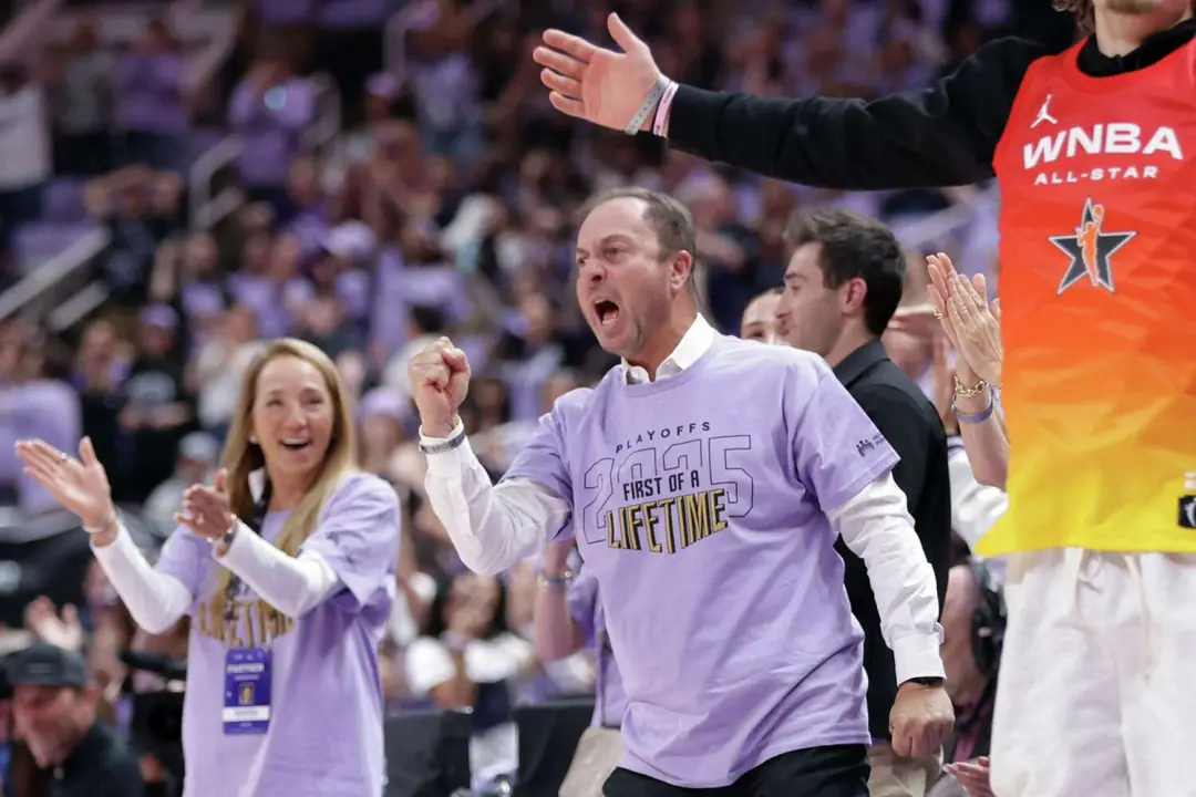 Joe Lacob, dono do time Valkyries, admitiu que a empolgação com a equipe está aumentando muito, mesmo tentando se mante…