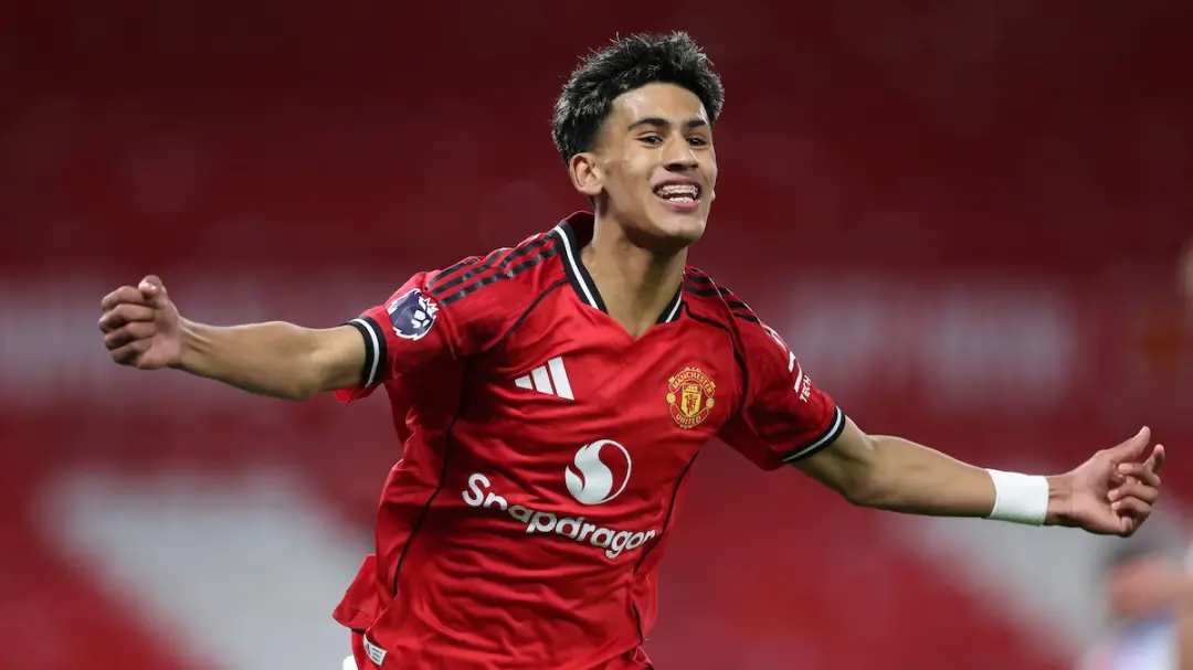 Bayern Munich em conversa com JJ Gabriel, moleque de 16 anos do Man United, mas os pedidos financeiros dele estão pesad…
