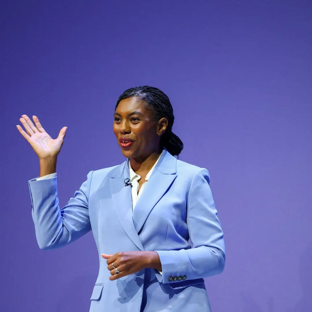 Kemi Badenoch tem índices de aprovação em alta durante a conferência do Conservadorismo Britânico, mas a pressão do Ref…