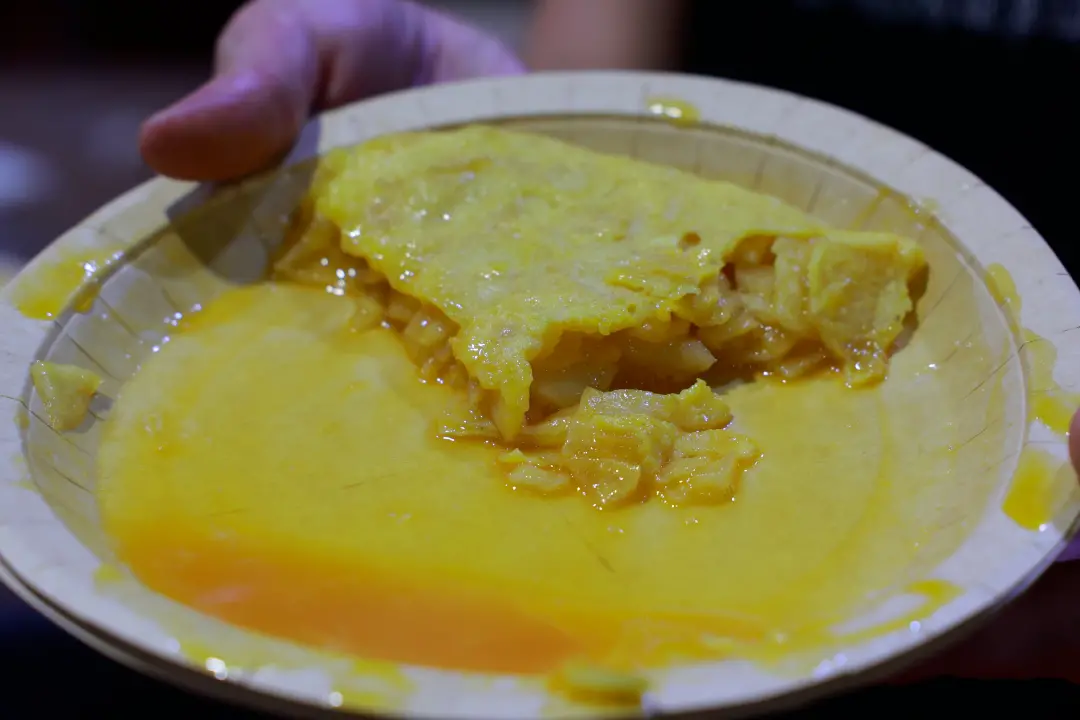 Setenta vírgula quatro por cento dos espanhóis preferem a tortilla de patatas com cebola. Eu entendo o lado do cuidado …