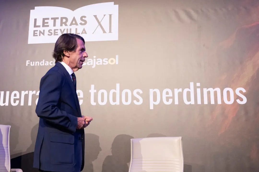 Aznar afirmou que o sistema constitucional e a monarquia se terminam se a coalição atual mantiver o poder após as eleiç…