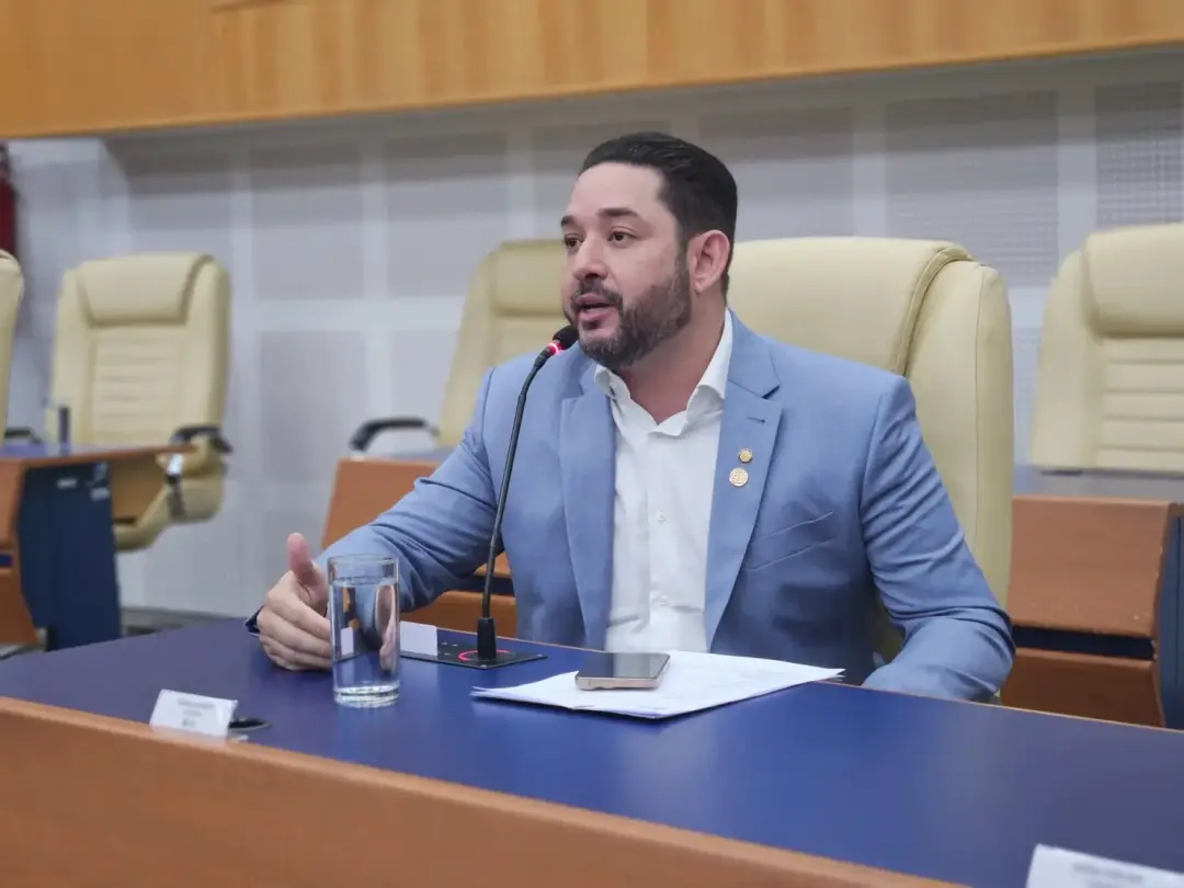 Thialu contabiliza 25 votos e projeta a eleição da Câmara de Goiânia nesta semana, visando consenso com Ronilson Reis. …