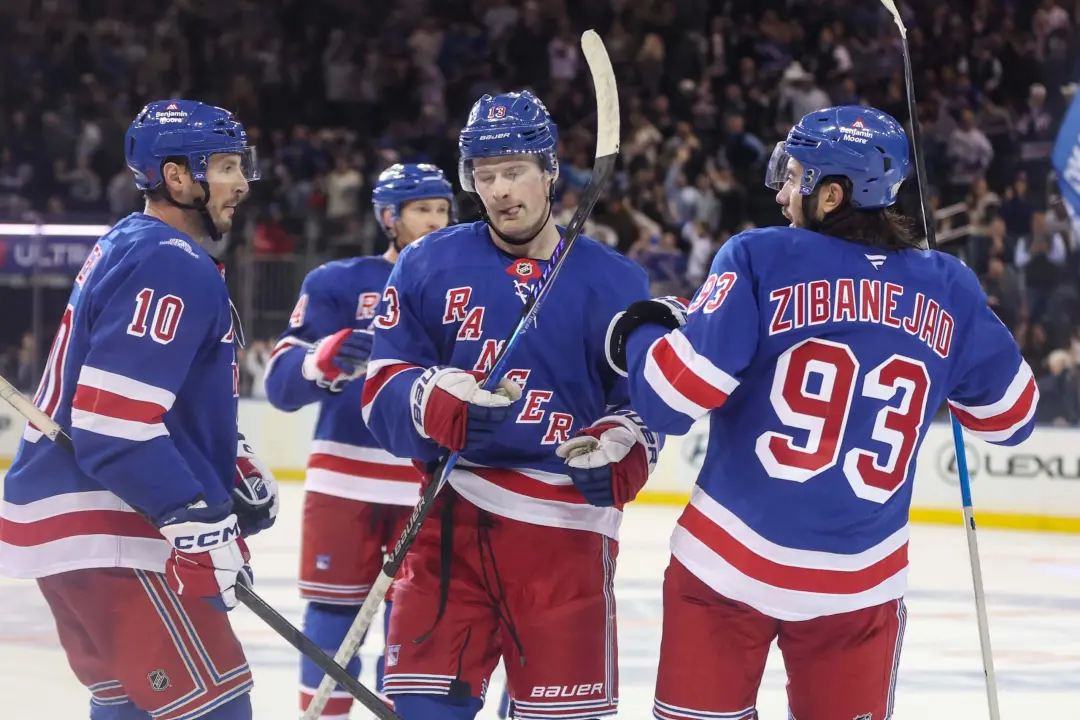 Lafreniere marcou um hat trick nos Rangers, levando o time a vencer o Islanders por 5 a 2 no Madison Square Garden. Ess…