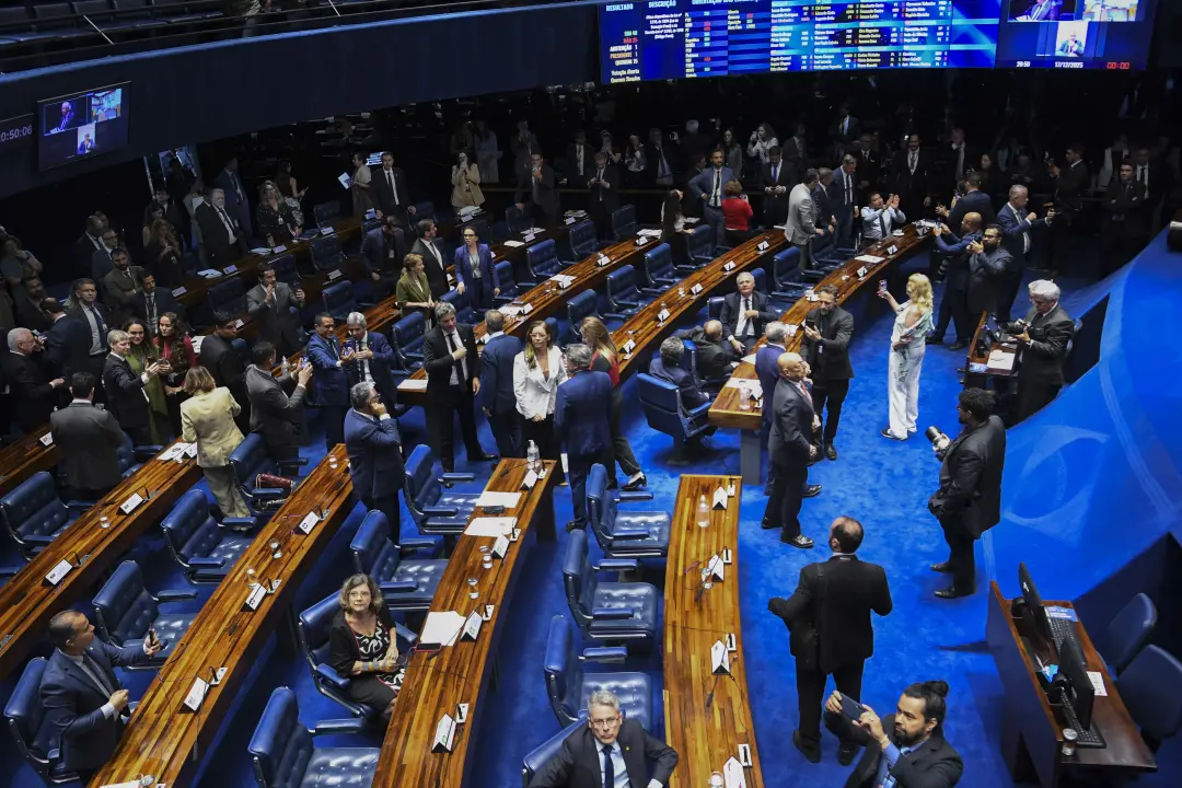 Senado começa discussão de PEC que muda a escala 6x1 e traz jornada flexível. Acho que é bom ter mais dias de folga, po…