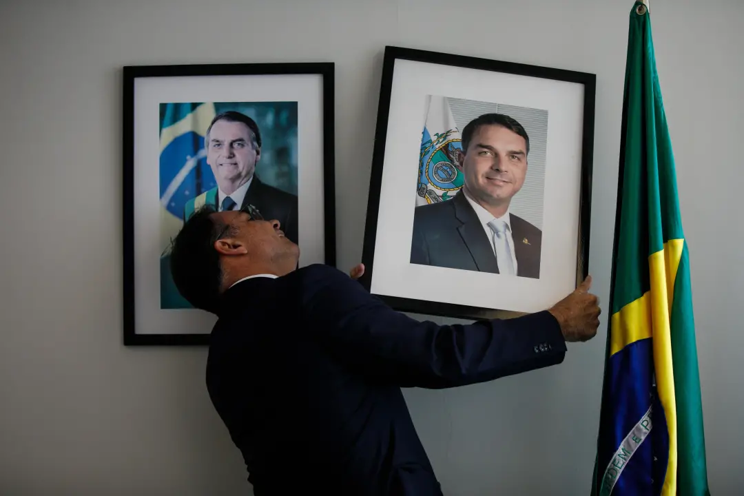 Kassio Nunes Marques indica revisão criminal de Bolsonaro, vendo exageros na condenação. A antecipação do processo gera…