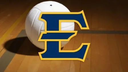 ETSU ganhou de 3 a 2 contra a UNC Greensboro em Johnson City, Tennessee. É puxado, cinco sets pra decidir, mostra a gar…