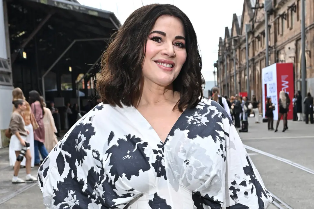 Nigella Lawson chamou esse spray fixador de um achado inesperado e ele tá com 25% de desconto. A gente sempre procura u…