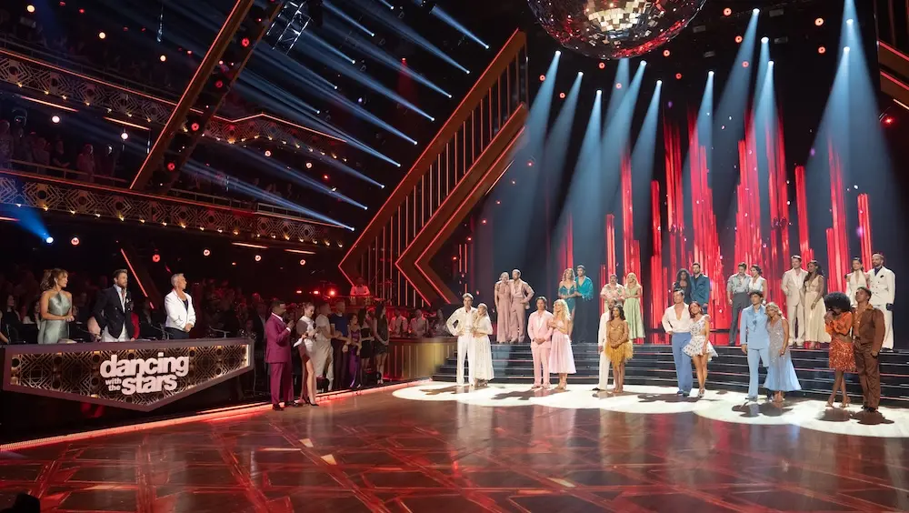 Temporada 35 de Dancing With The Stars já tem os primeiros eliminados, Taylor Hanson e Britt Stewart. A pressão tá cres…