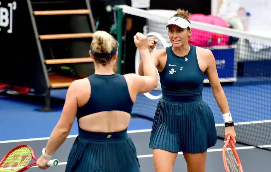 Luisa Stefani e Gabriela Dabrowski chegaram às quartas do WTA 1000 de Pequim depois de vencerem por dois sets a zero. É…