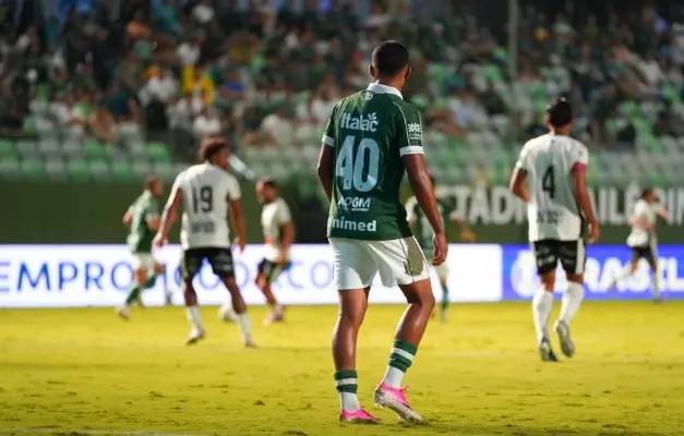 Goiás bate Athletic por 2 a 1 no Estádio Hailé Pinheiro, em Goiânia. Mudou a pontuação, Goiás sobe da 12ª para a 11ª co…