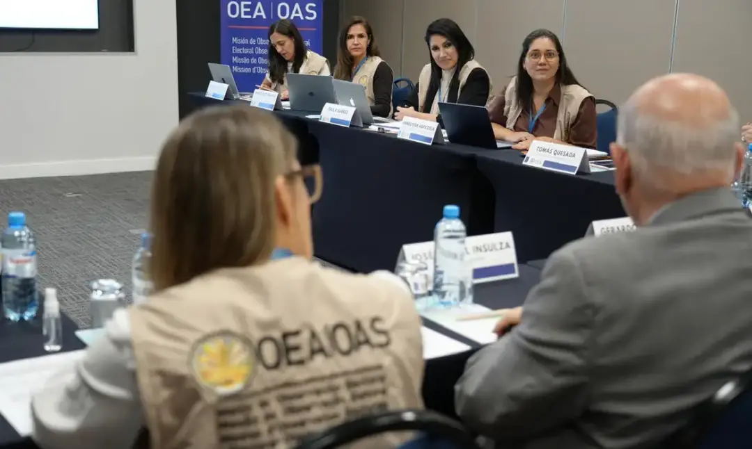 OEA elogiou a eleição brasileira por ser pacífica e técnica, mas apontou risco de desinformação e forte polarização. A …