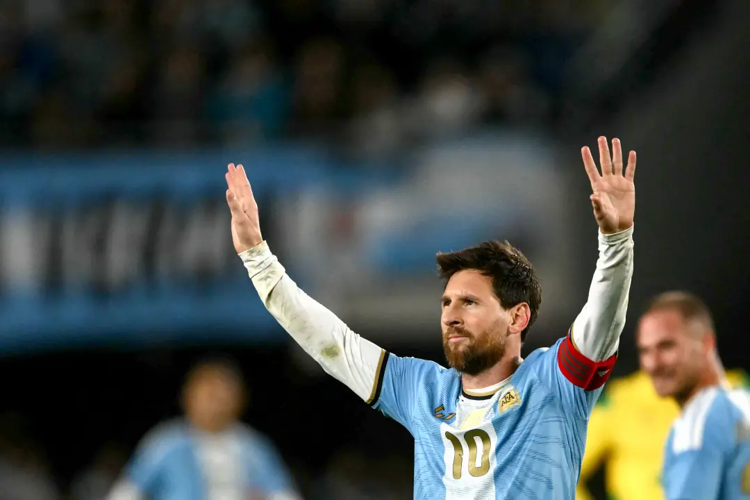 Fim de uma era no Monumental de Núñez, Messi encerrou 21 anos na seleção argentina com gol de pênalti no amistoso contr…