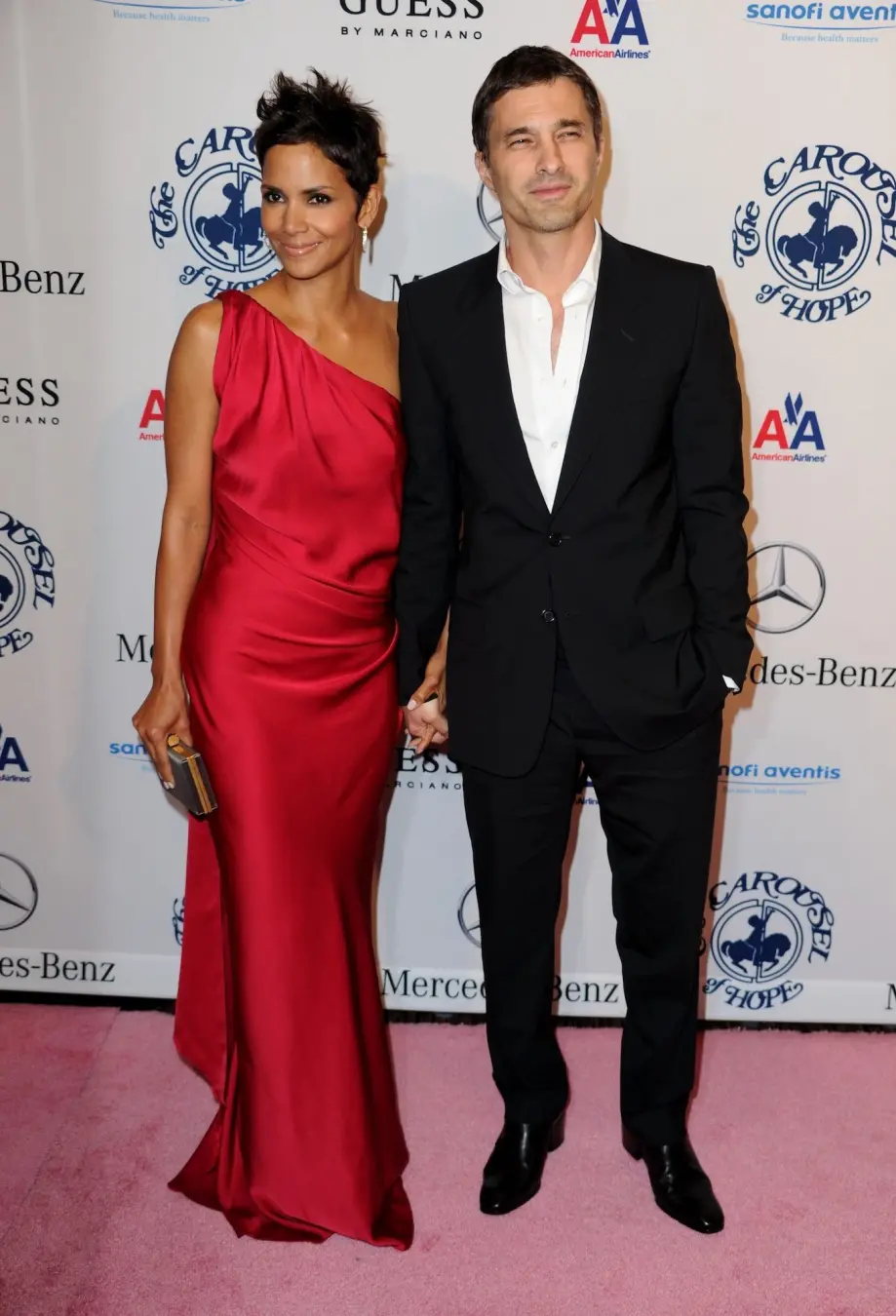 Halle Berry pede ao tribunal em Los Angeles para restaurar o acordo de guarda, alegando que Olivier Martinez tenta infl…