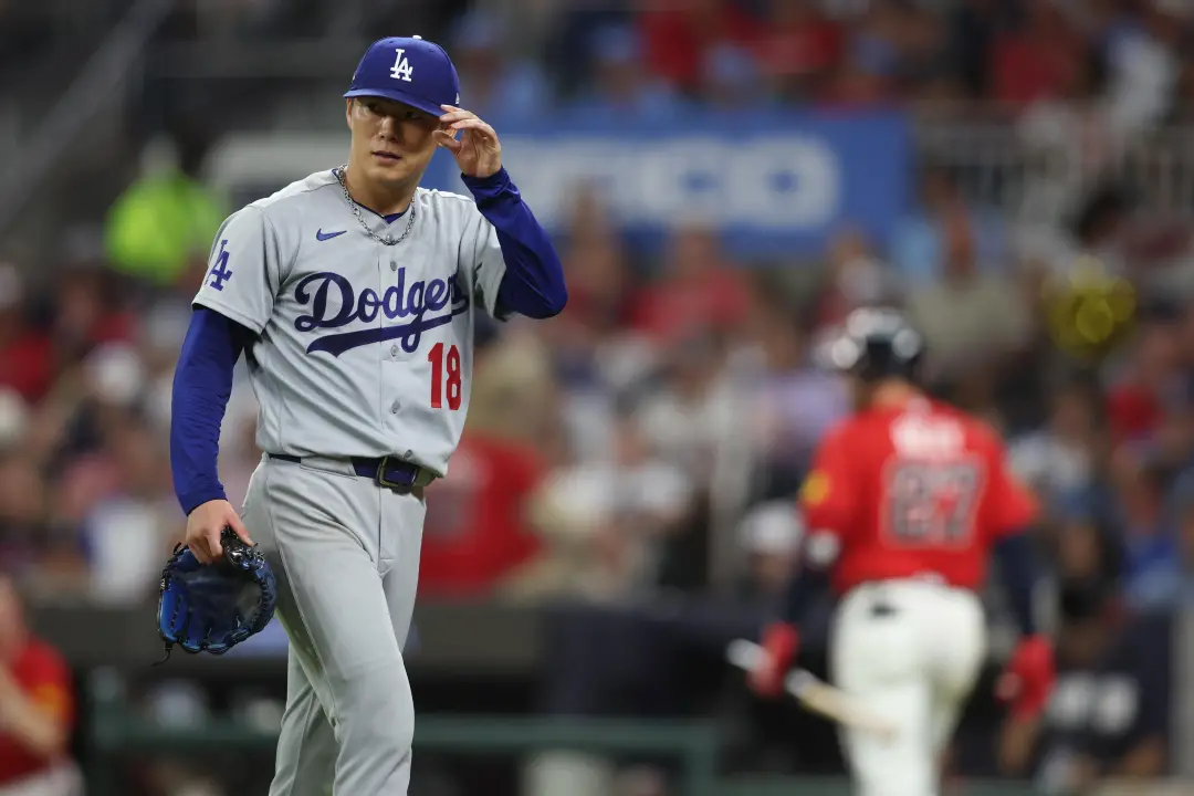 Yamamoto deu 10 strikeouts em sete entradas, levando os Dodgers a vencerem o jogo 3 do NLDS contra os Braves por 3 a 1 …