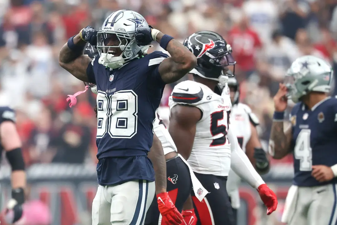 CeeDee Lamb quebrou o recorde de recepcoes em um jogo, marcando o gol da vitória dos Cowboys por 34 a 30 sobre os Texan…