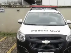 Homem foi preso em São Paulo depois furtar uma viatura e fazer falsas abordagens policiais. É um desrespeito absurdo co…