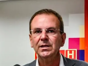Paes disse ao TSE que Garotinho manipulou eleição e pediu para manter votos do Rio de Janeiro. Ponderar os dois lados é…