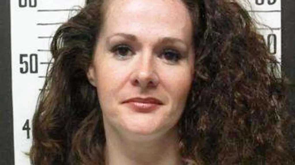 Christa Pike voltou a ter consciência depois de uma tentativa falha de execução em Tennessee. O fato mostra a falha no …