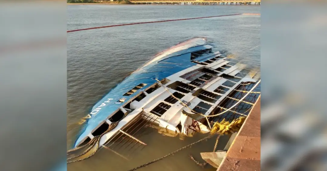 Navio Haidar, com 11 anos, ainda no berço 302 do Porto de Vila do Conde, causa transtorno na rotina. A demora em remove…