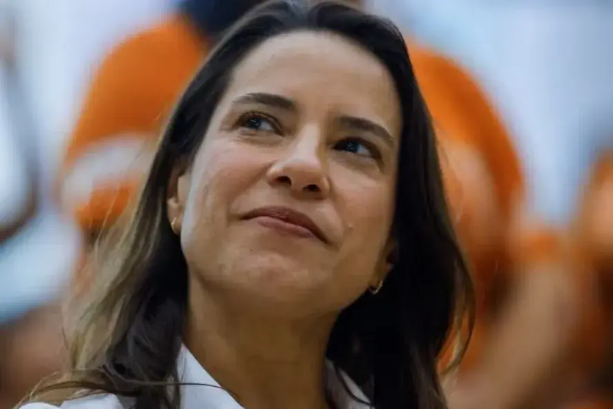 Raquel Lyra decidiu manter neutralidade na disputa presidencial, mesmo tendo sido procurada por lados de Lula e Flávio …