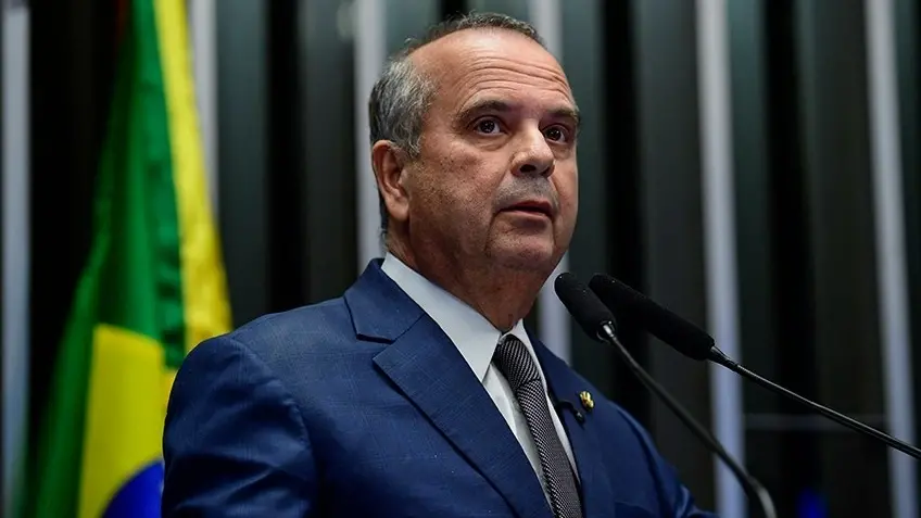 Senador Rogério Marinho foi internado no Hospital DF Star, em Brasília, após mal-estar no voo de retorno de Goiânia. Pr…