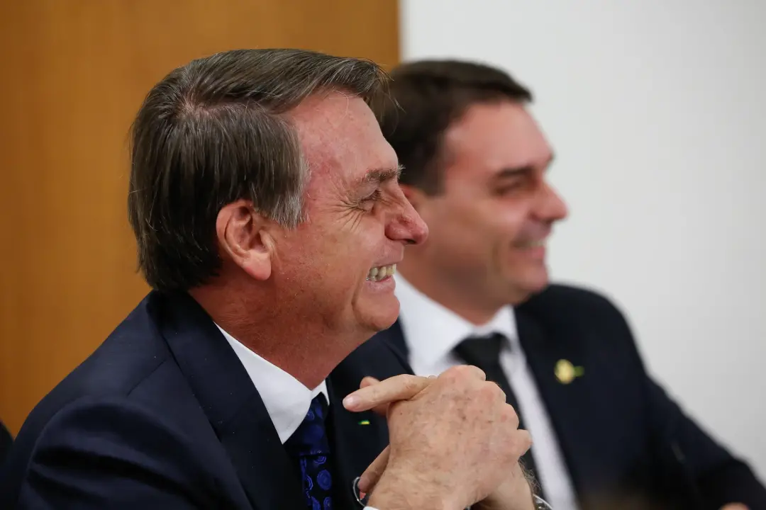 PGR deu aval para Flávio visitar Bolsonaro antes do fim da restrição imposta por Alexandre de Moraes. Gonet não viu fat…