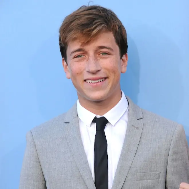 Skyler Gisondo, ator de The Righteous Gemstones, teve reação muito positiva após foto dele no estreno de Vacation em 20…