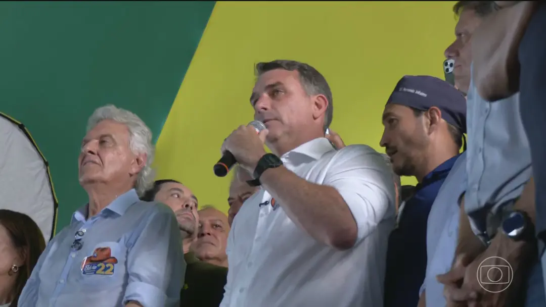 Ronaldo Caiado apoiou Flávio Bolsonaro em Goiânia. A união mostra busca por ampliar a base na disputa, mas os compromis…