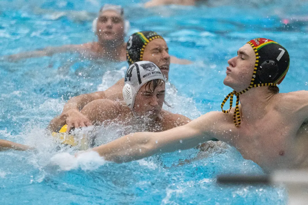 Zeeland venceu e alcançou a primeira classificação em primeiro lugar no estado no polo aquático. A defesa forte e a quí…