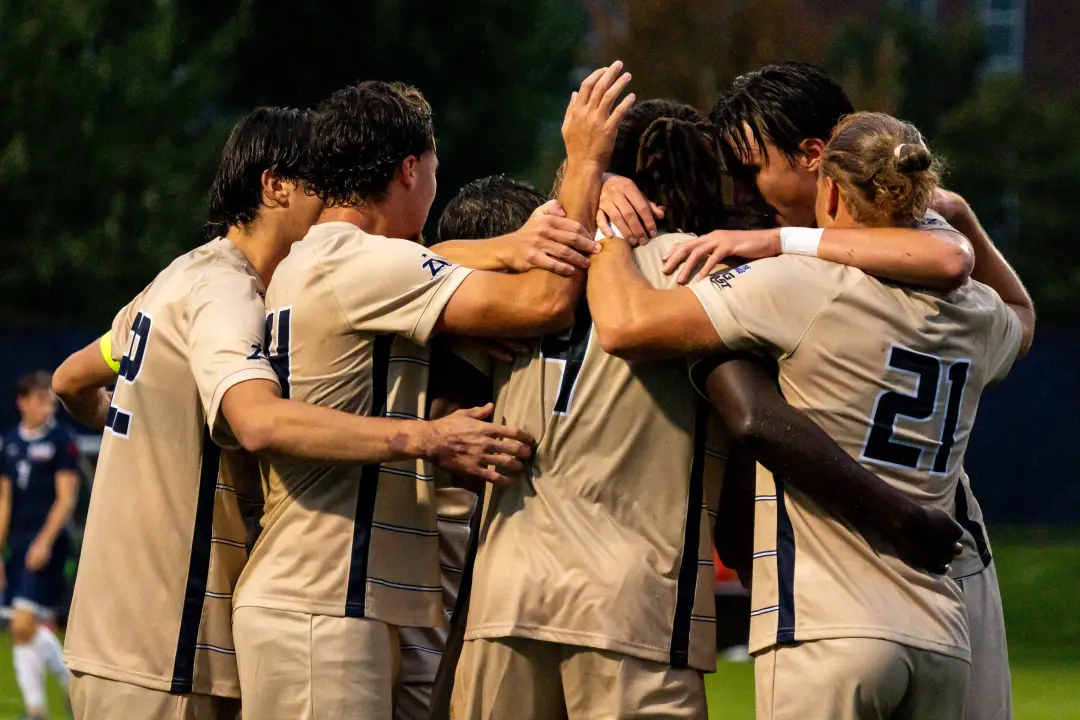 Akron encara Syracuse dia 6 de outubro em jogo de futebol masculino que pode influenciar o torneio NCAA. A disputa é re…
