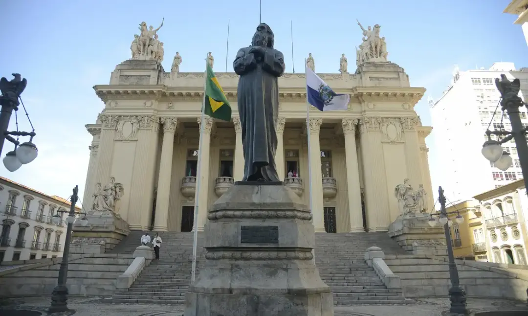 PL elege 21 deputados na Alerj para 2027. O partido concentra uma força considerável na Assembleia, superando PSD e PT-…