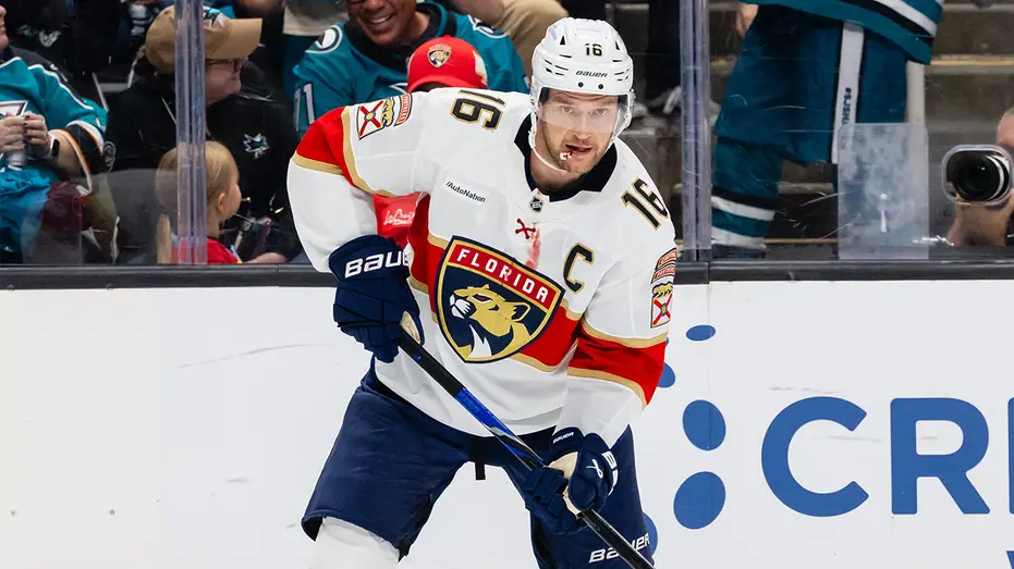 Aleksander Barkov, capitão dos Florida Panthers, está fora por 6 a 8 semanas por lesão no joelho, mas não é o cenário p…