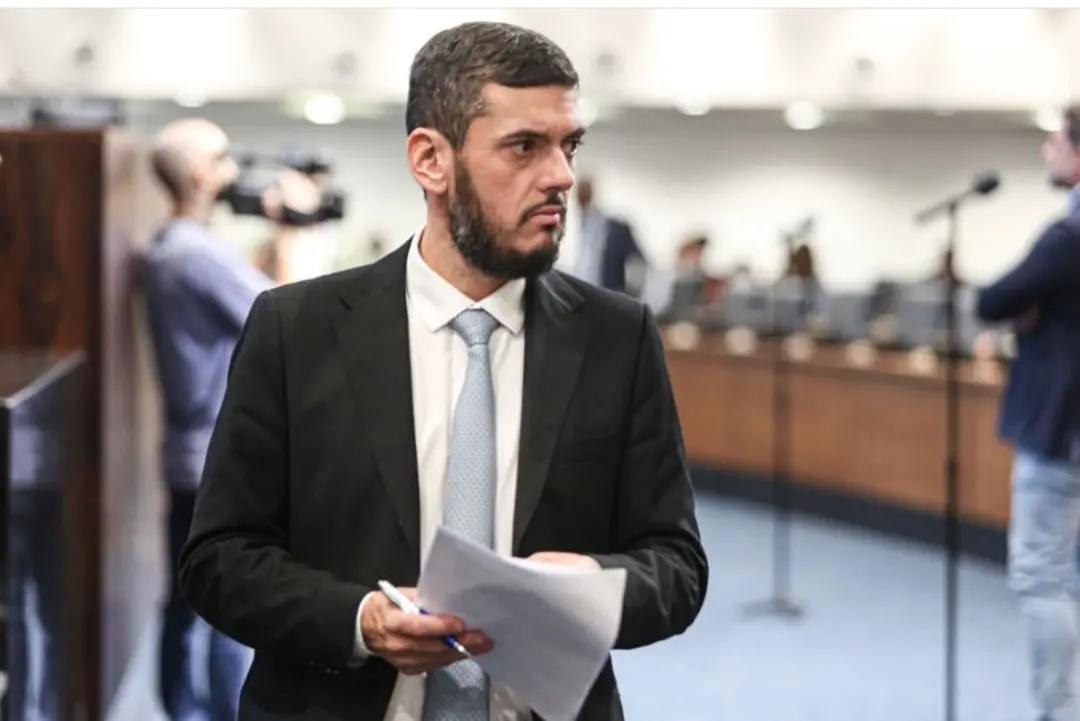 Deputados do PL defenderam Rodrigo Bacellar na Alerj na primeira sessão pós-eleição. O argumento principal é que os par…