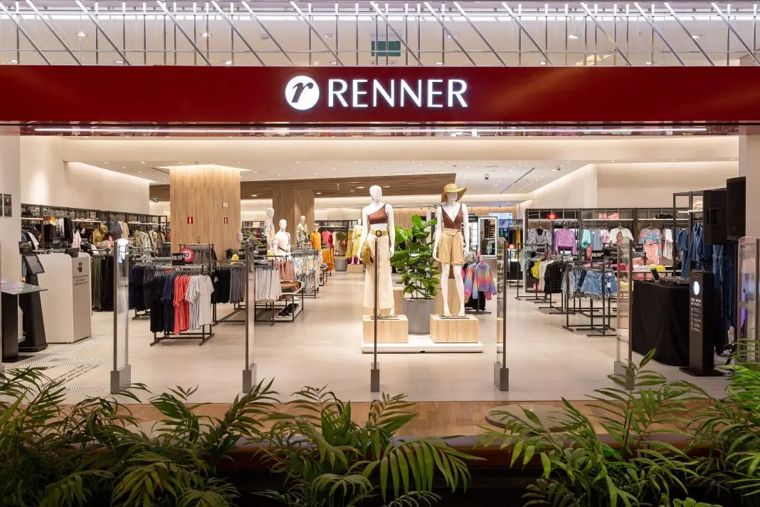 Renner reabre a loja do Shopping Tijuca nesta sexta, após quase nove meses de fechamento devido a incêndio em janeiro. …