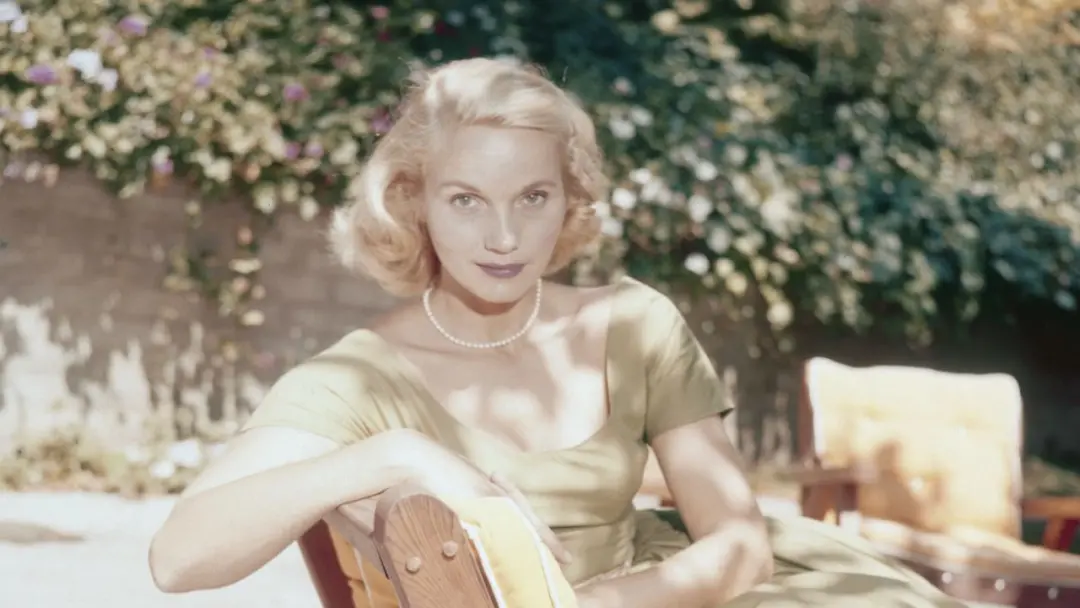 Eva Marie Saint faleceu aos 102 anos, uma das últimas atrizes da Golden Age de Hollywood. É um lembrete silencioso da p…