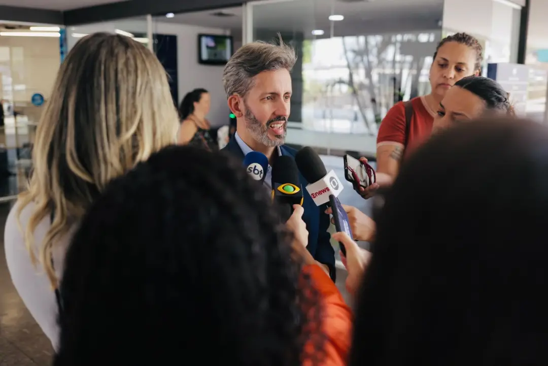 Leandro Grass cobrou Celina Leão sobre a situação jurídica dela nos debates. Ele defende que o eleitor é livre e quer a…
