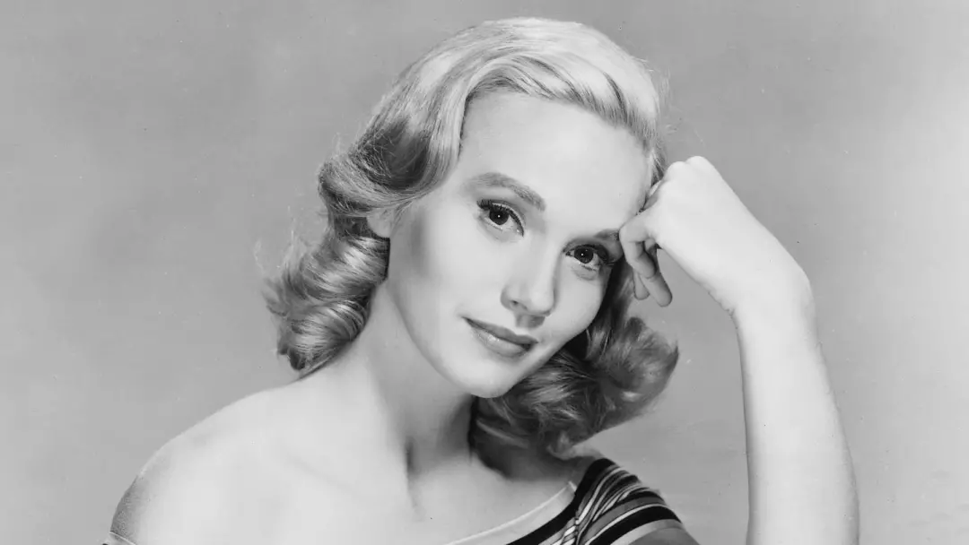 Eva Marie Saint, atriz premiada, faleceu aos 102 anos. Ela foi uma das últimas grandes nomes da Era de Ouro de Hollywoo…