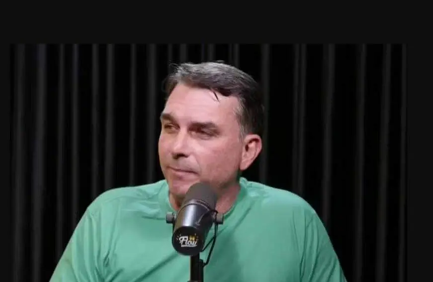 Flávio Bolsonaro chamou a defesa do fim do 6x1 como oportunista, enquanto o Senado discute PEC que reduz jornada de 44 …