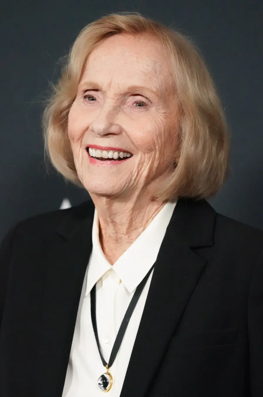 Eva Marie Saint, atriz premiada, faleceu aos 102 anos. Ela era uma das poucas estrelas restantes da época de ouro do ci…