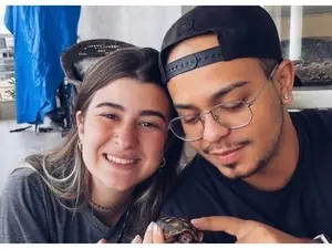 Justiça perdoa jovem acusado pela morte da namorada em acidente de carro em Minas Gerais. Essa decisão levanta um debat…