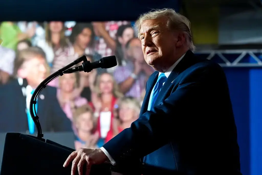 Trump sugeriu que o Irã poderia destruir Los Angeles e San Diego em um comício em Nebraska. Líderes da Califórnia reagi…