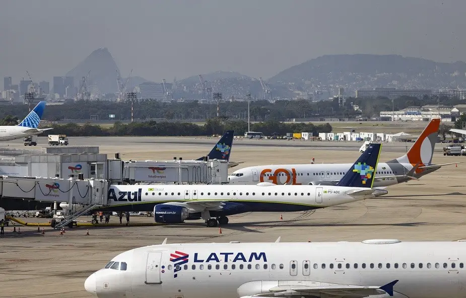 Aena assume a gestão do Galeão após leilão de 2,9 bilhões de reais, administrando o aeroporto até 2039. A meta é focar …