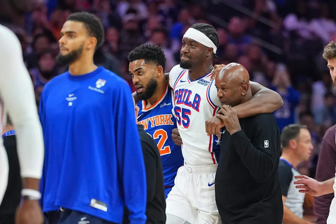 Ariel Hukporti sofreu ruptura do tendão de Aquiles direito na estreia da pré-temporada dos Sixers. É uma lesão séria qu…