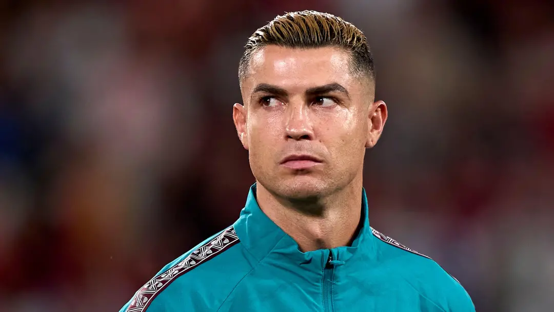 Ronaldo quer punição da Federação Portuguesa por deixar o acampamento, mesmo sem se aposentar do futebol internacional.…