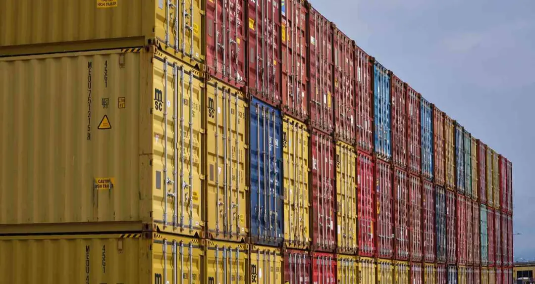 Exportações brasileiras para a União Europeia subiram 60,1% em setembro, chegando a 6,95 bilhões de dólares. Esse cresc…