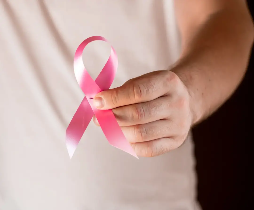 Oncologista esclareceu sobre mitos do câncer de mama, falando sobre a importância de prevenção e diagnóstico, mas desmi…