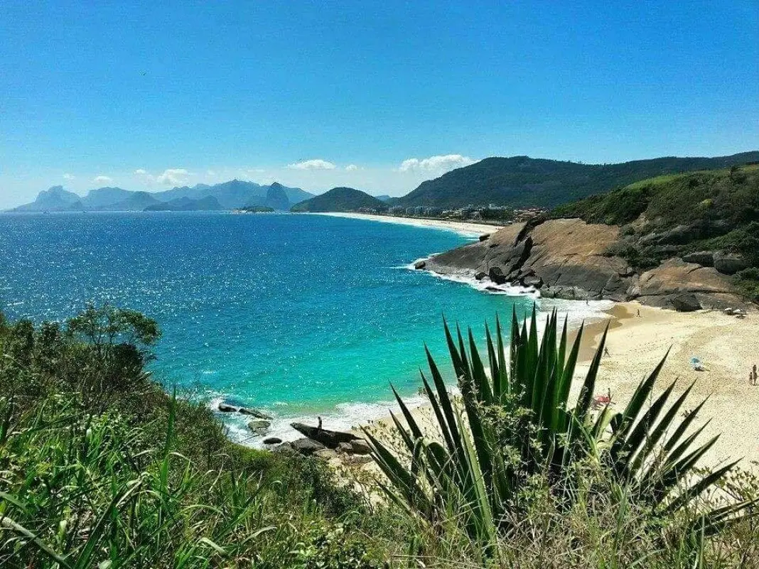 Praia do Sossego, em Niterói, garantiu a Bandeira Azul pela sexta vez consecutiva, válida até 2027. Um reconhecimento d…