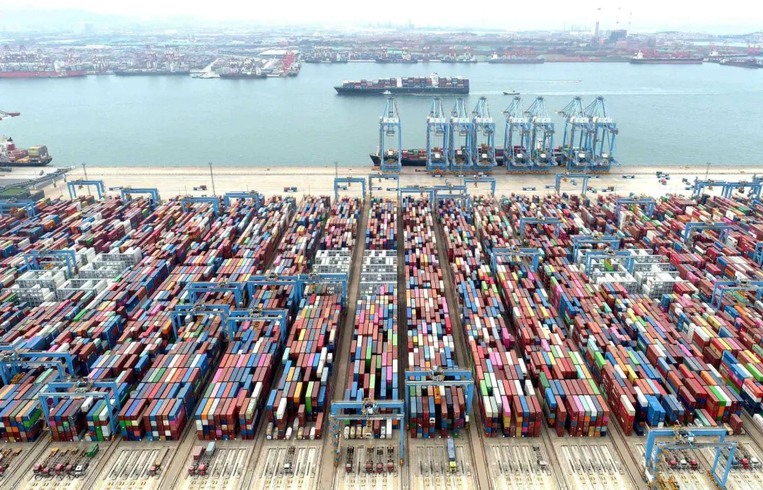 Exportações brasileiras para a China caíram 7,6% em setembro, totalizando US$ 7,89 bilhões. A queda veio principalmente…