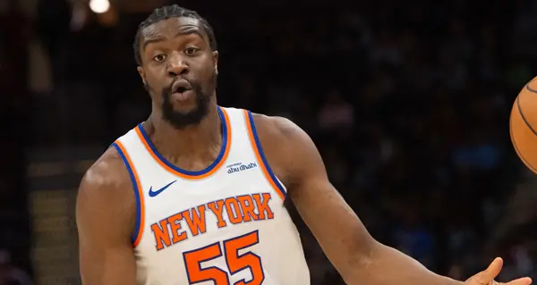 Ariel Hukporti sofreu ruptura do tendão de Aquiles no jogo de pré-temporada entre os Philadelphia 76ers e New York Knic…